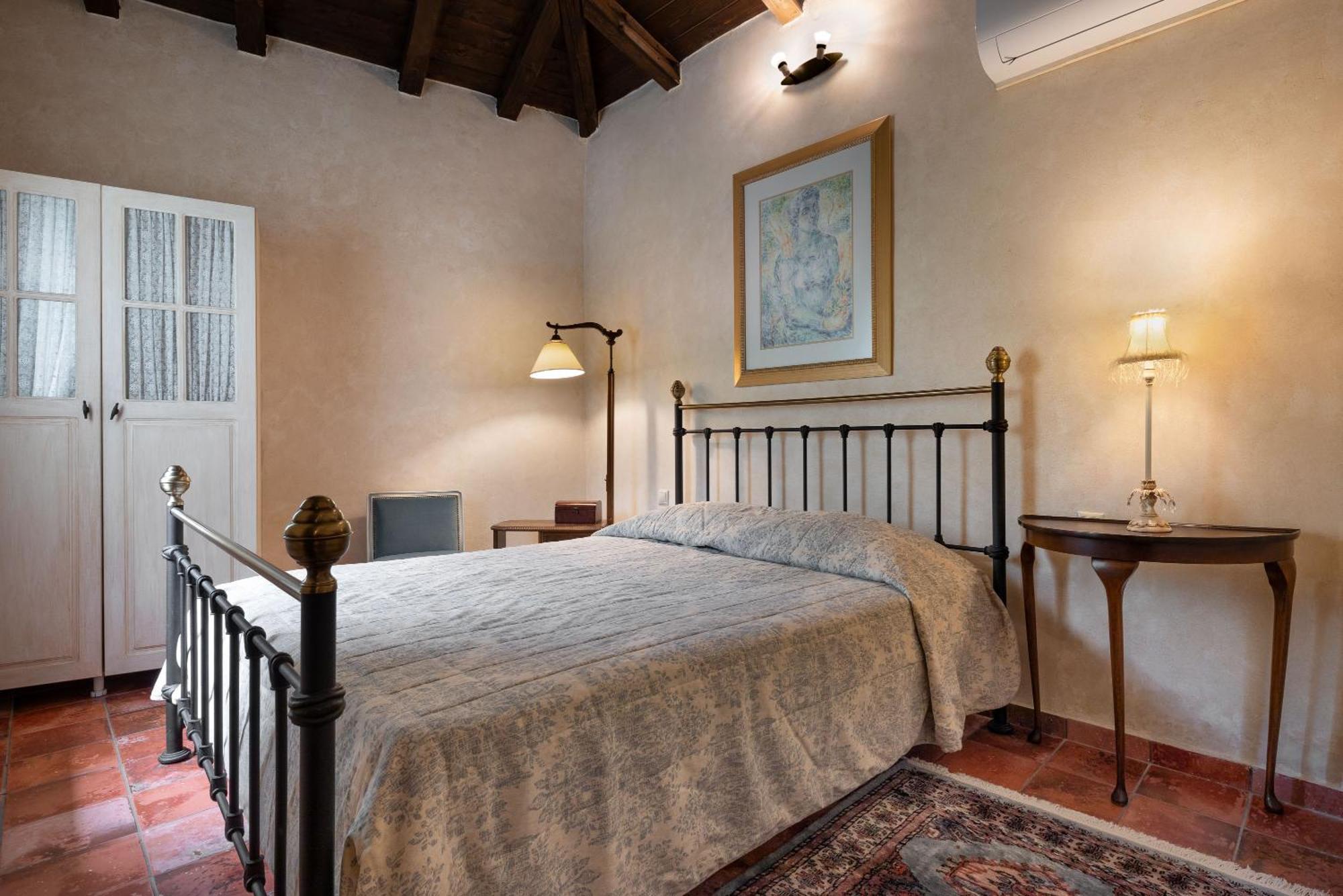 Ostra Menalon Luxury Suites Kardaras ภายนอก รูปภาพ
