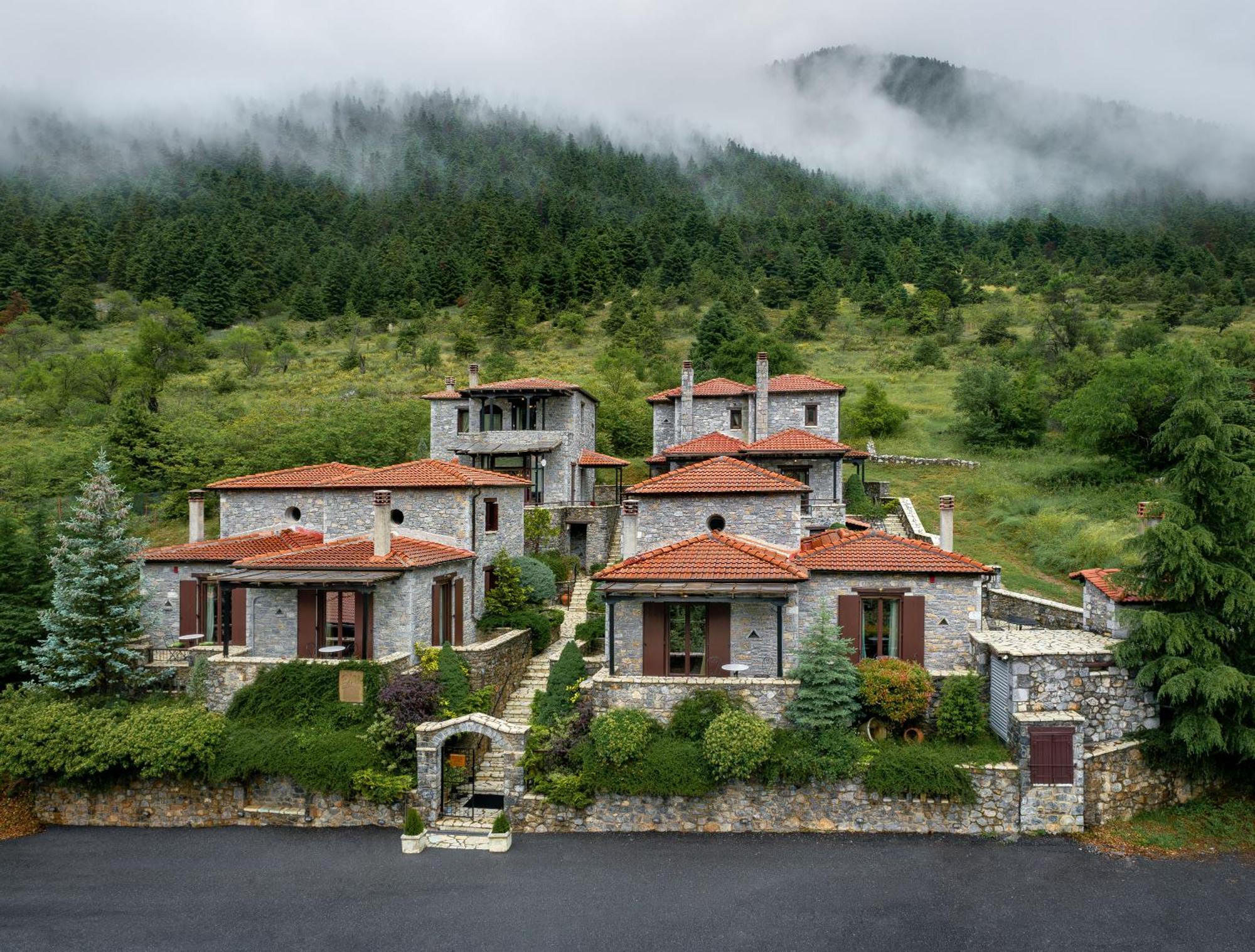Ostra Menalon Luxury Suites Kardaras ภายนอก รูปภาพ
