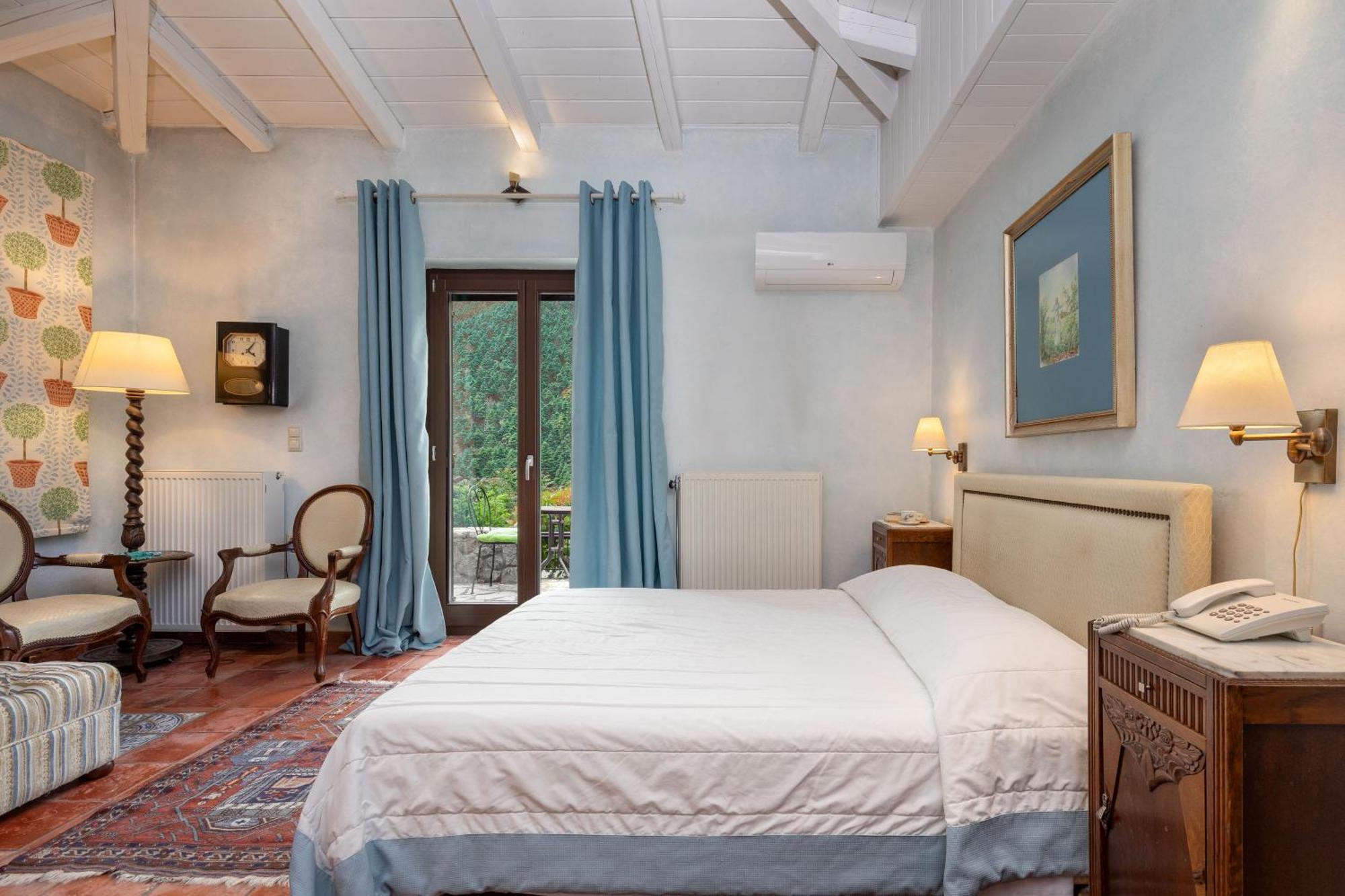Ostra Menalon Luxury Suites Kardaras ภายนอก รูปภาพ